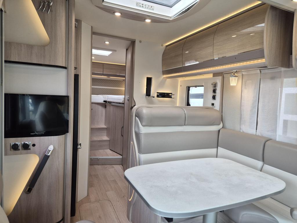 Rapido 855 Automaat 160 PK, Caravans en Kamperen, Buitenlamp, Fiat, Bedrijf, Diesel