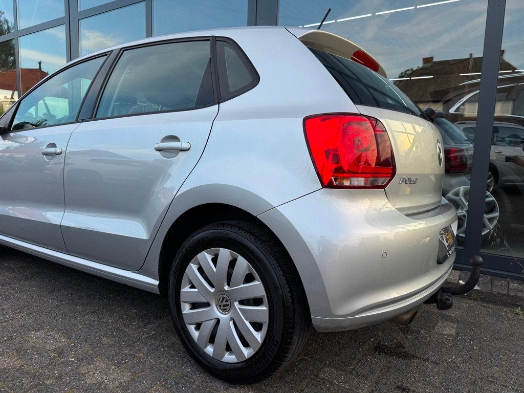 Volkswagen Polo 1.4-16V Comfortline | Trekhaak | CarPlay, Voorwielaandrijving, 970 kg, 86 pk, Gebruikt