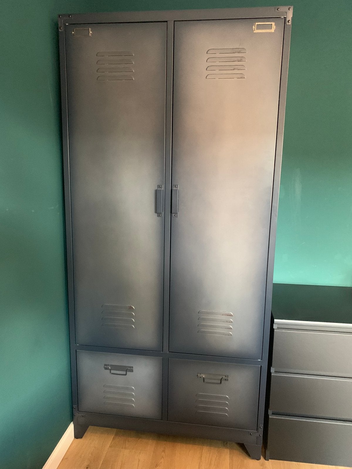 VTwonen metalen Lockerkast, Ophalen, Zo goed als nieuw