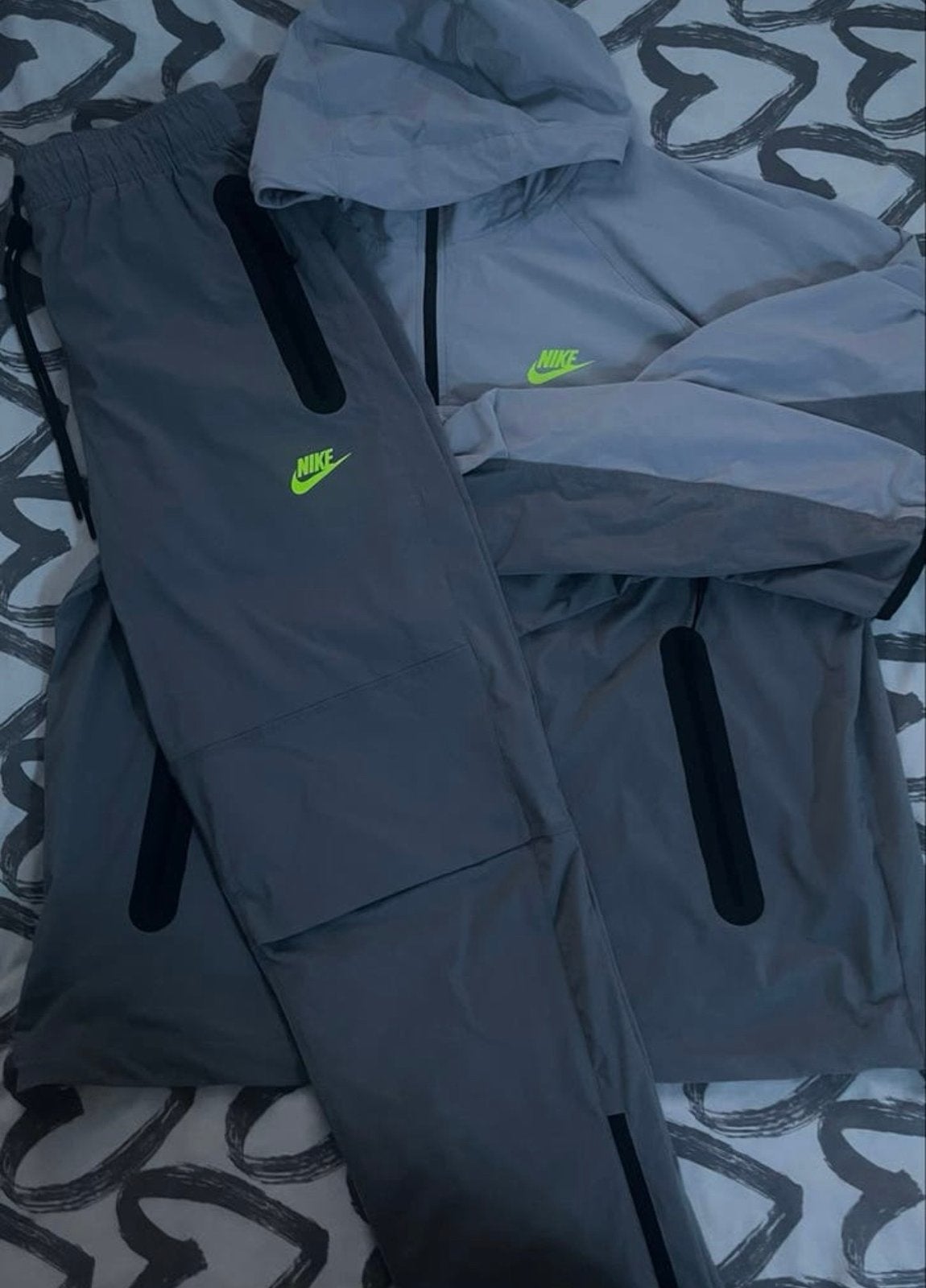 Nike Tech Woven Trainingspak MAAT M, Maat 48/50 (M), Ophalen of Verzenden, Zo goed als nieuw, Grijs
