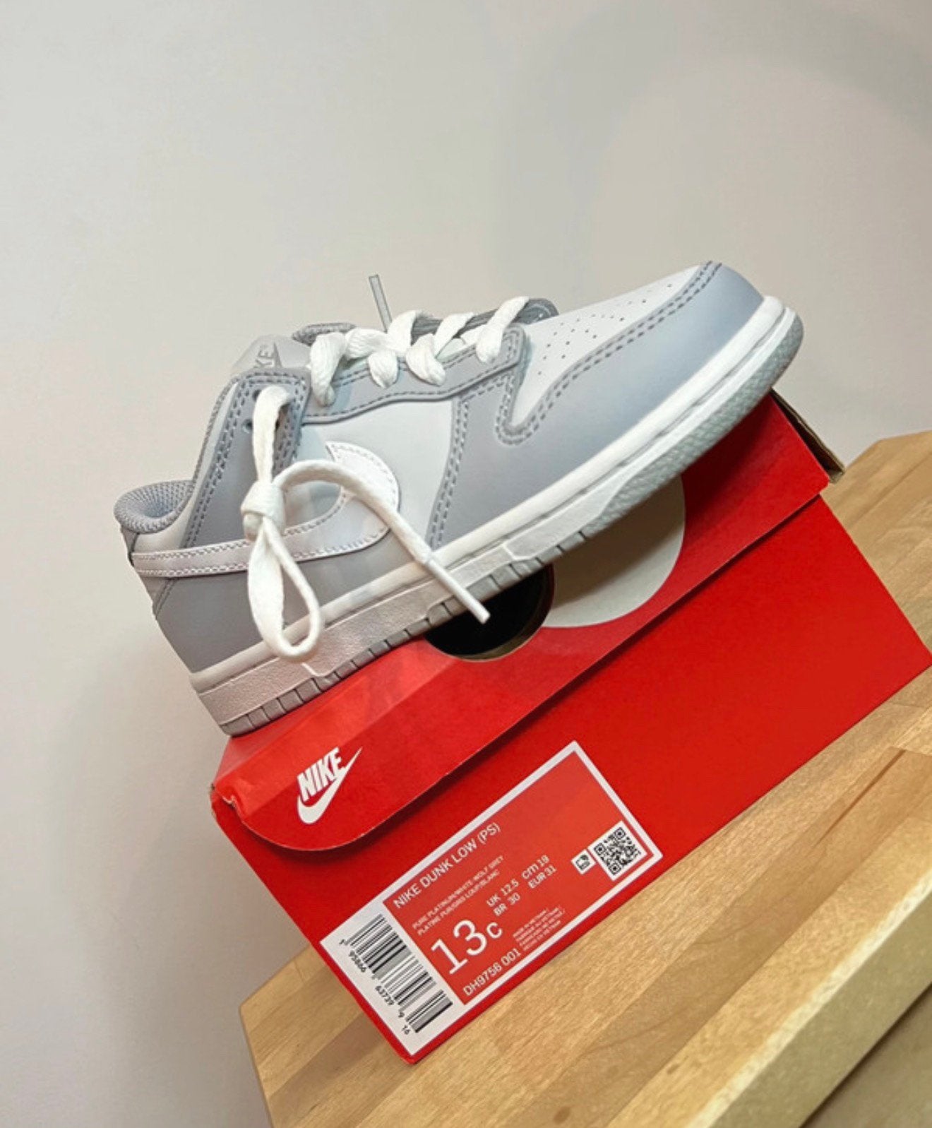 Nike Dunk Low maat 31 - nieuw, Nieuw, Ophalen of Verzenden, Jongen of Meisje, Sportschoenen