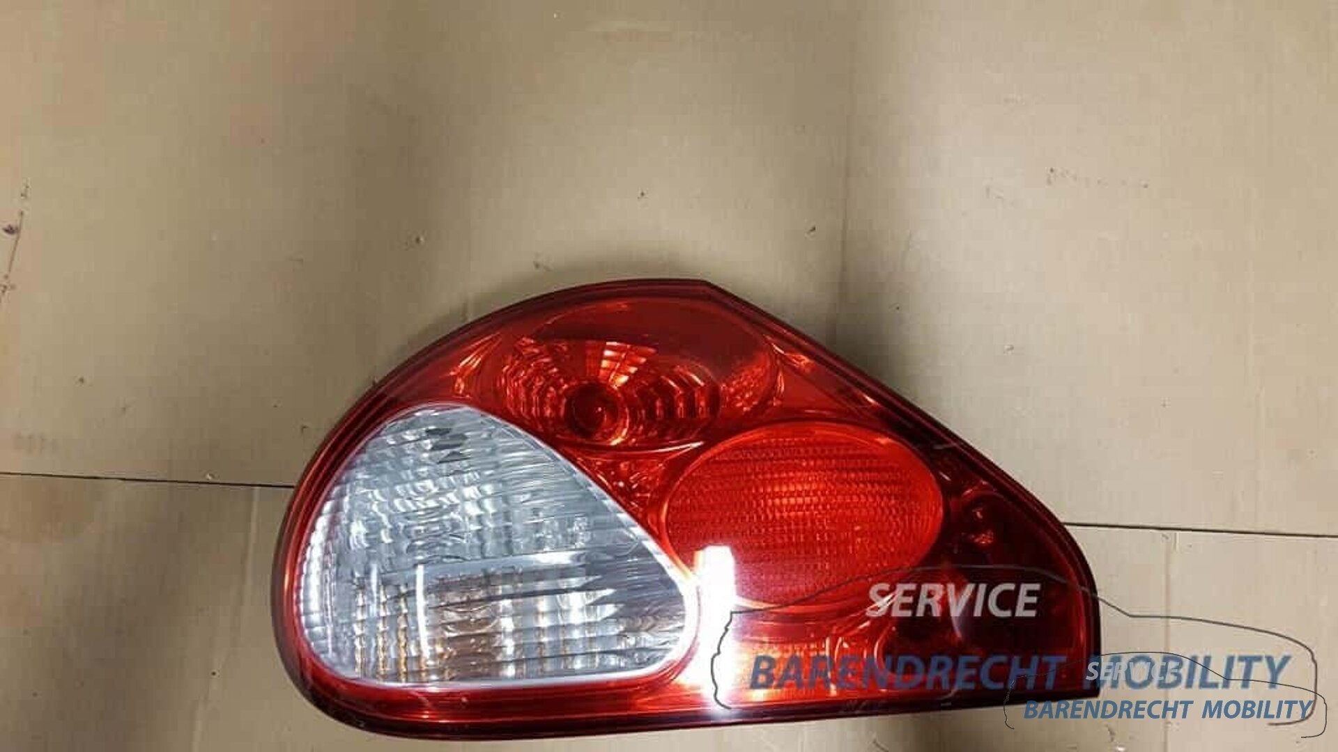 Achterlicht Jaguar X type links origineel nette staat gebrui, Gebruikt, Abbey Road, Whitley 1
CV3 4LF  Coventry, Jaguar, Jaguar Land Rover Limited