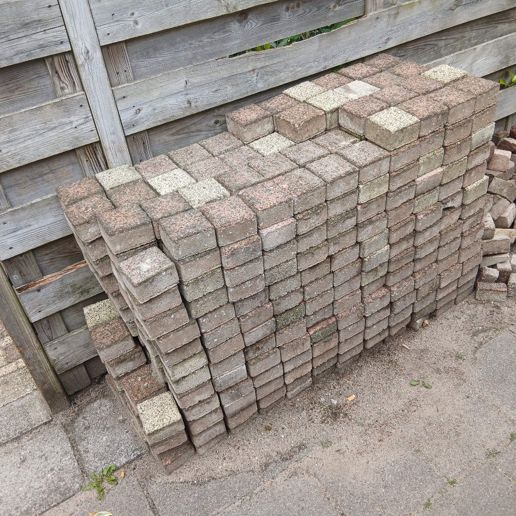 Diverse klinkers en bestratingsstenen, Ophalen, Gebruikt, Beton, Klinkers