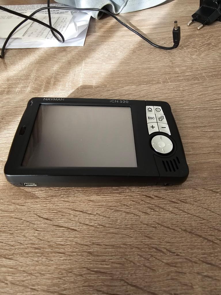 Navman iCN 520 navigatiesysteem met adapter en leren hoes, Ophalen of Verzenden, Zo goed als nieuw