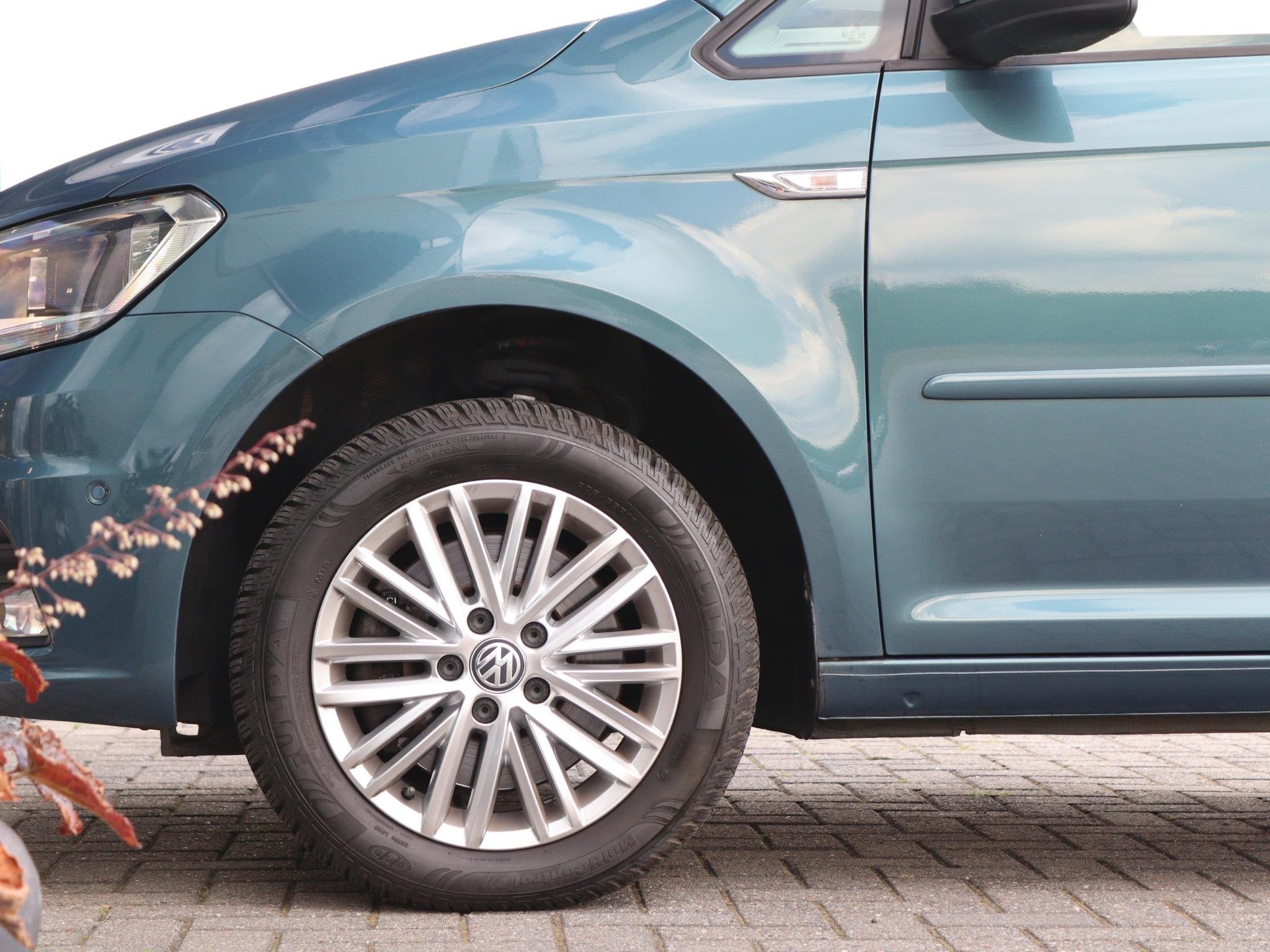 Volkswagen Caddy 1.4 TSI 125 pk DSG Comfortline 5P | Camera, Gebruikt, 4 cilinders, Parkeerassistent, 690 kg