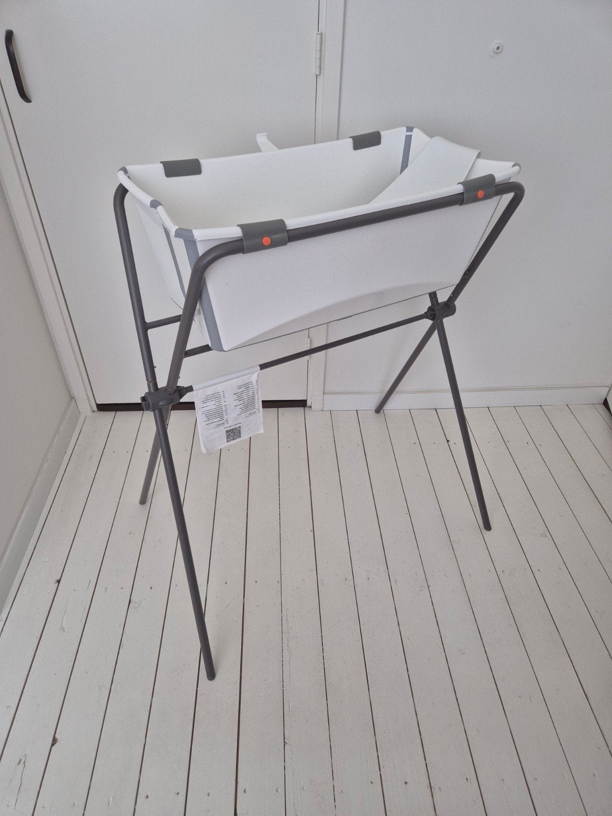 stokke flexi bath bad met standaard en newborn zit - perfect, Kinderen en Baby's, Badjes en Verzorging, Ophalen, Zo goed als nieuw