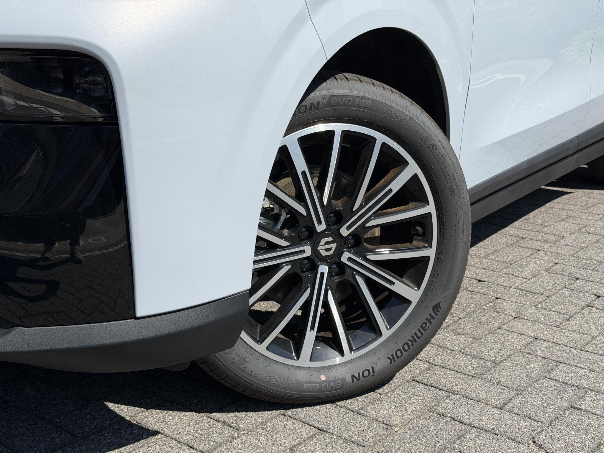 Leapmotor B10 Design Hybrid EV 18.8 kWh 218PK Automaat Navig, Auto's, 12 maanden, Achterwielaandrijving, 4 cilinders, Hybride Elektrisch/Benzine