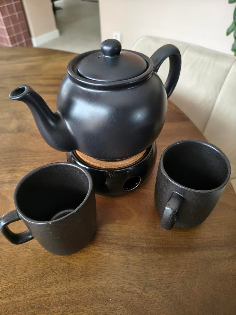 Zwart keramiek theeset: theepot, theelichtjehouder 2 mokken, Keramiek, Ophalen of Verzenden, Zo goed als nieuw, Overige stijlen