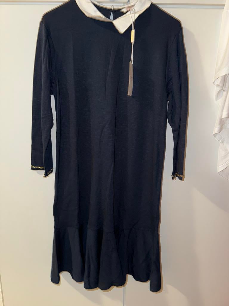 Clockhouse Jurk Zwart met Witte Kraag en Gouden Details, Zwart, Maat 46/48 (XL) of groter, Nieuw, Ophalen of Verzenden