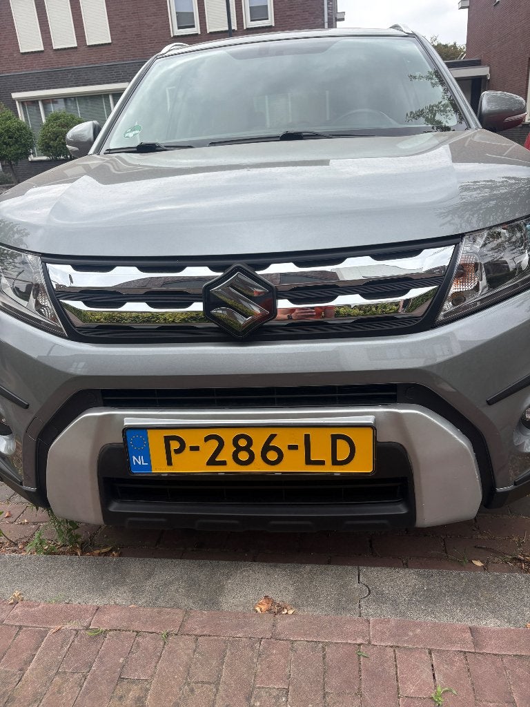 Suzuki Vitara 1.6 VVT 120pk 2WD Aut 2017 Grijs, Auto's, Suzuki, Zwart, 4 cilinders, 1095 kg, 49 €/maand