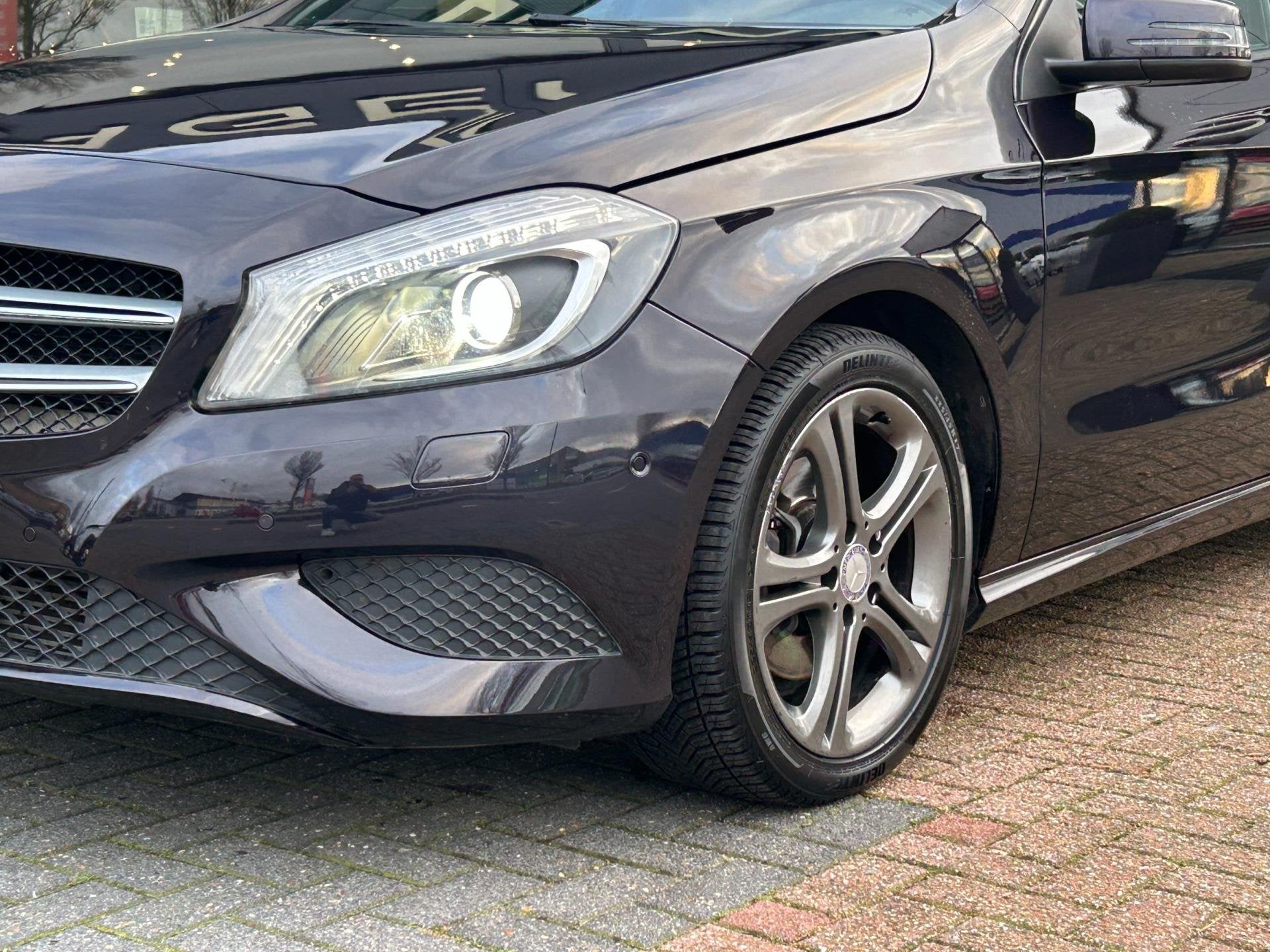 Mercedes-Benz A-klasse 200 Ambition AUT|Clima|Cruise|NAVI, Auto's, Stof, Gebruikt, Bedrijf, Grijs