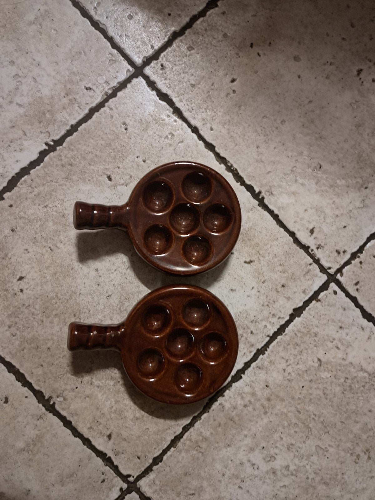 2x Escargot schaaltjes van keramiek, Ophalen of Verzenden, Steen/keramiek, Bruin, Overige typen