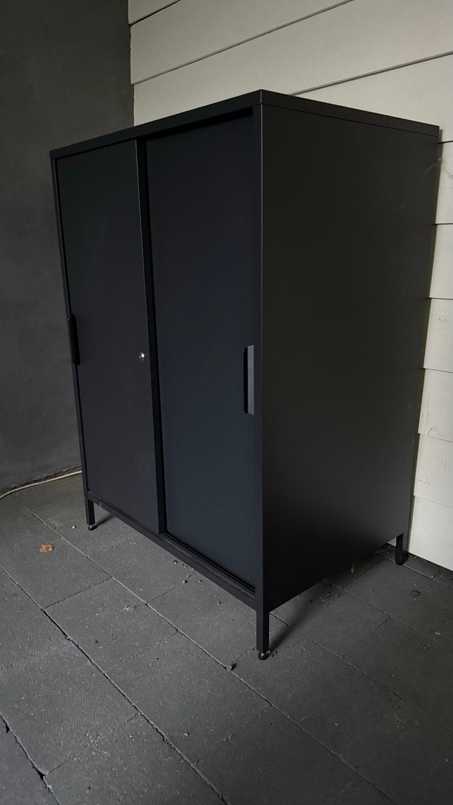 TROTTEN Kast met schuifdeuren, antraciet, 80x55x110 cm, Ophalen, 100 tot 150 cm, 50 tot 100 cm, Zo goed als nieuw