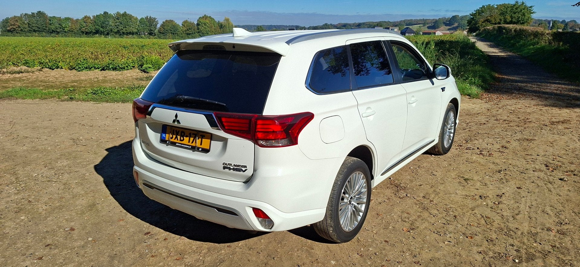 Mitsubishi Outlander 2.4 PHEV S-Edition BOVAG - Apple Carpla, Auto's, Dealer onderhouden, 135 pk, 4 cilinders, Alcantara