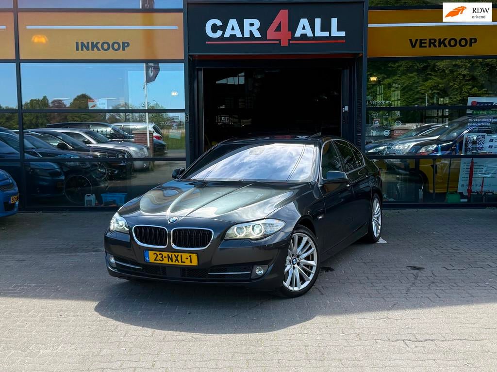 BMW 5-serie 550i High Executive VOLLEDIGE ONDERHOUD AANWEZIG, Auto's, BMW, Automaat, Euro 5, Achterwielaandrijving, Gebruikt