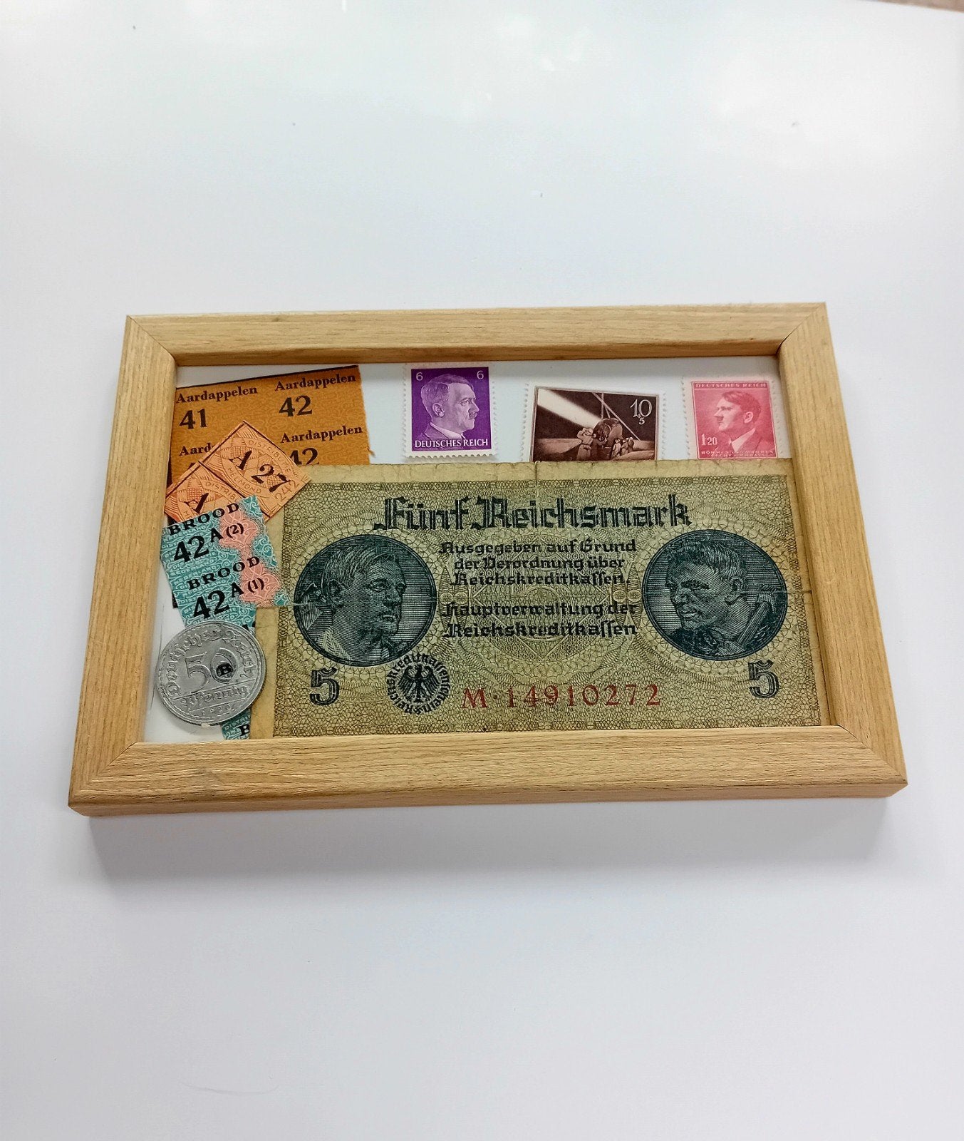 WO2 Ingelijst Display 5 Reichsmark + Bonnen + Zegels + Munt, Ophalen of Verzenden, Duitsland, Los biljet