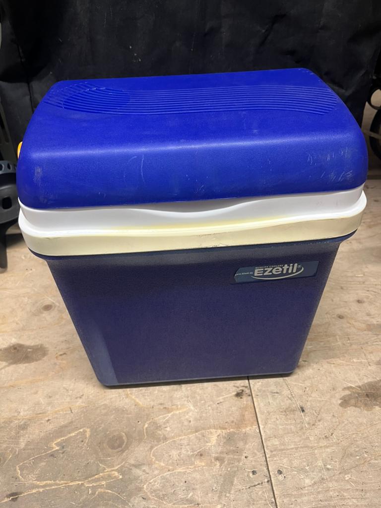 Koelbox 12 volt, Caravans en Kamperen, Koelboxen, Ophalen of Verzenden, Zo goed als nieuw, Elektrisch