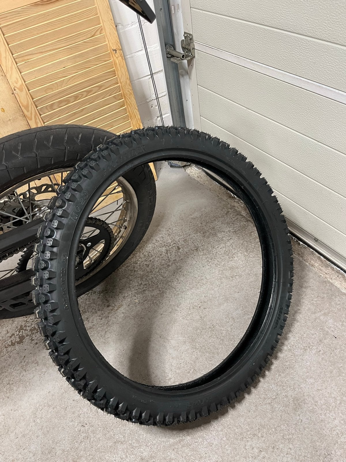 Nieuwe Mitas Rockyrider motorbanden (voor en achter), Motoren, Ophalen, Nieuw
