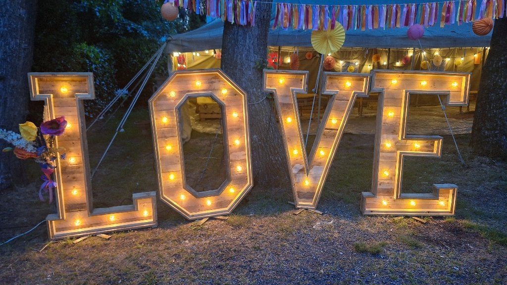 Lichtletters LOVE (1,40) te huur, Ophalen, Zo goed als nieuw, Geboorte of Huwelijk