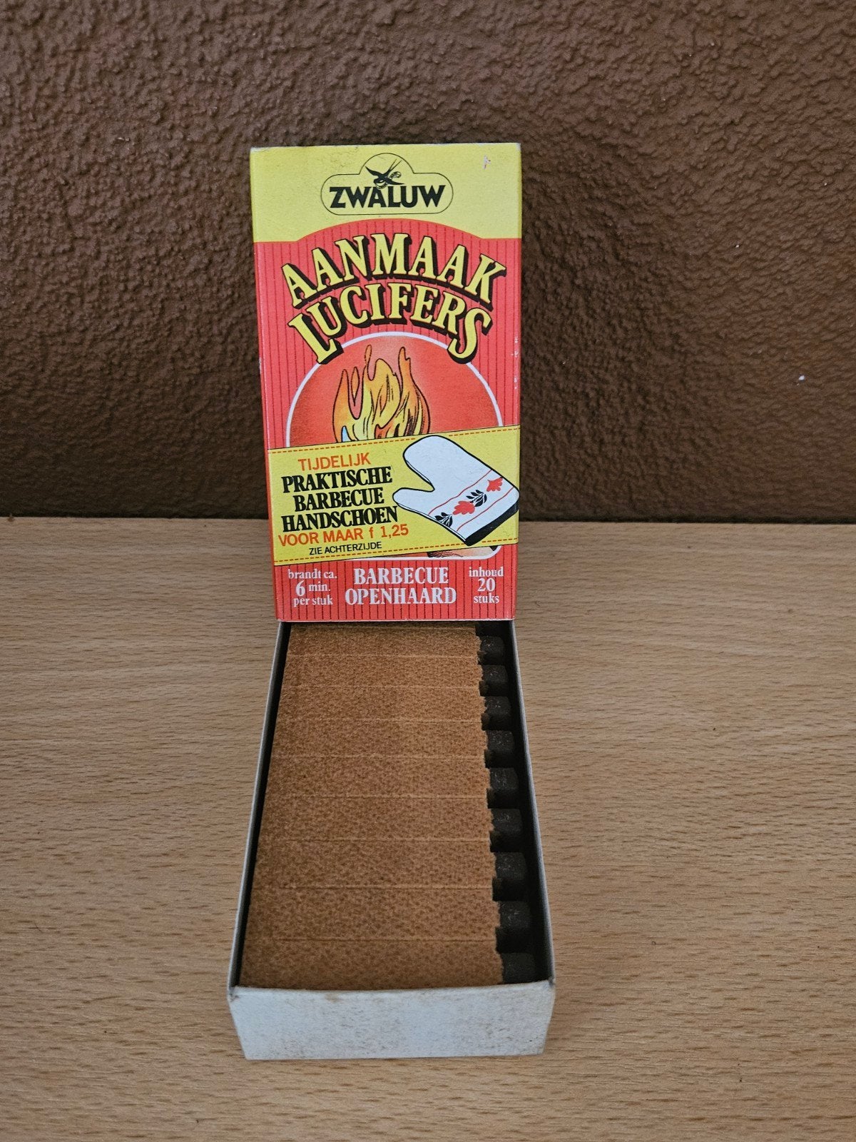 Vintage Zwaluw Aanmaak Lucifers - Barbecue Openhaard, Ophalen of Verzenden, Zo goed als nieuw, Luciferdoosjes of -merken