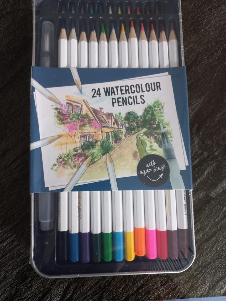 NIEUW  in verpakking  24 acryl kleuren potloden., Hobby en Vrije tijd, Ophalen of Verzenden, Nieuw, Potlood of Stift