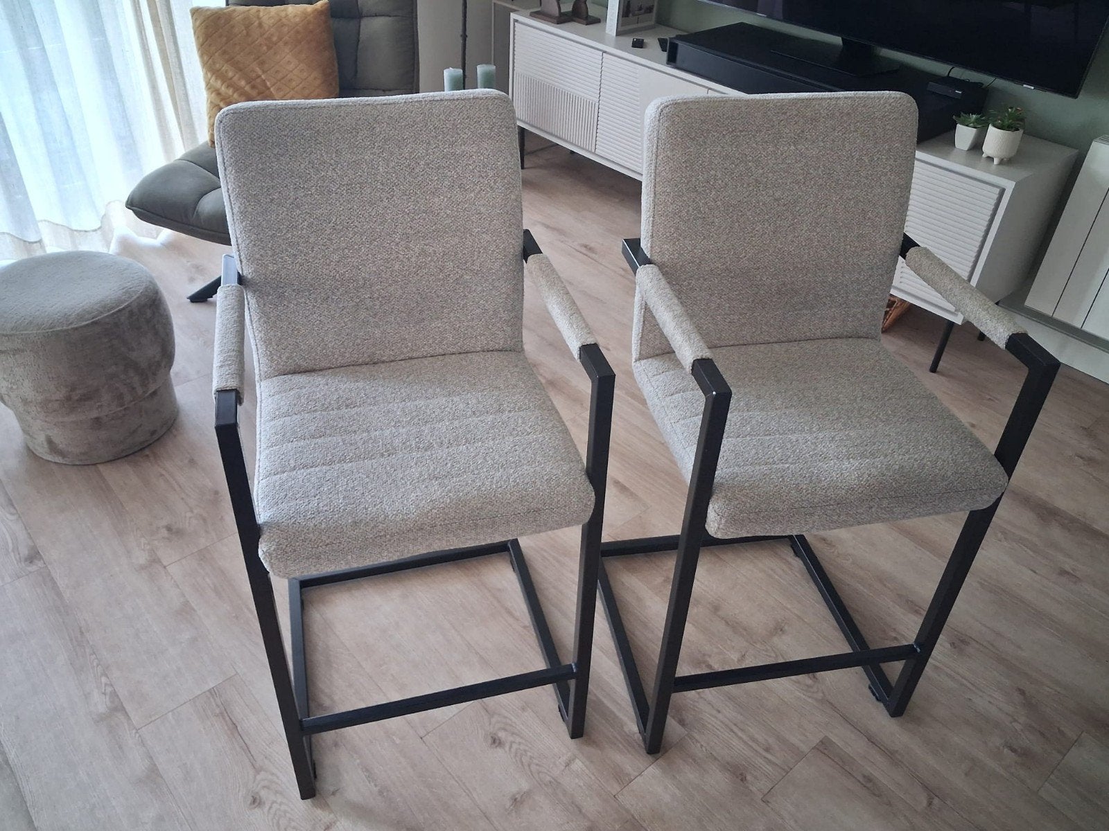 2x Barkrukken Greige met stalen frame - Leen Bakker, Ophalen, Zo goed als nieuw, 90 cm of meer, Metaal