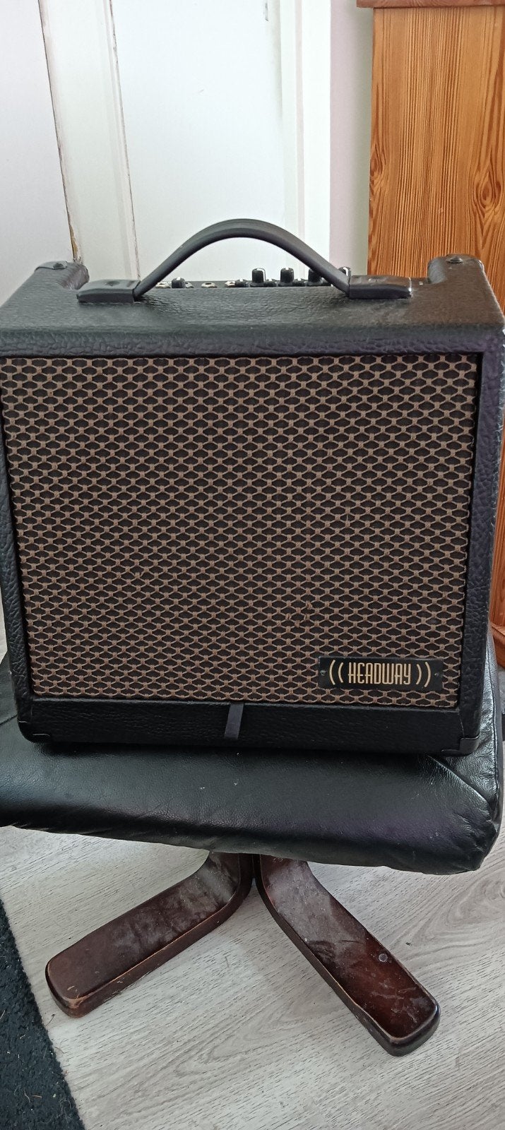 Gitaar versterker    (HEADWAY ), Ophalen of Verzenden, Zo goed als nieuw, Gitaar, 50 tot 100 watt