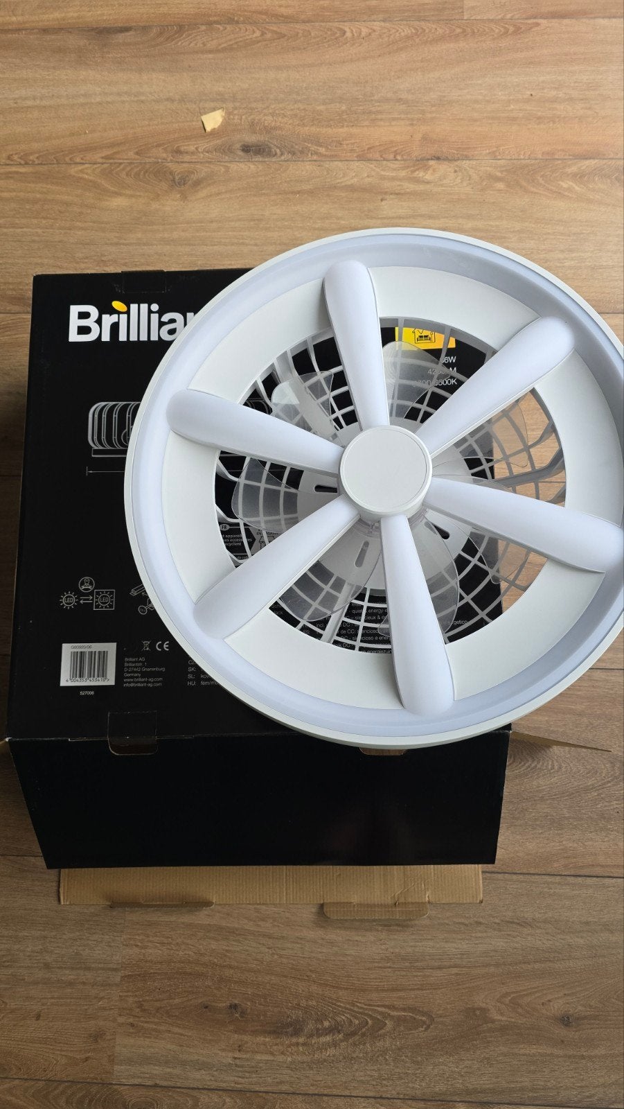 twee plafond ventilatoren Brilliant met led verlichting., Ophalen, Ventilator met afstandsbediening, Zo goed als nieuw, Plafondventilator