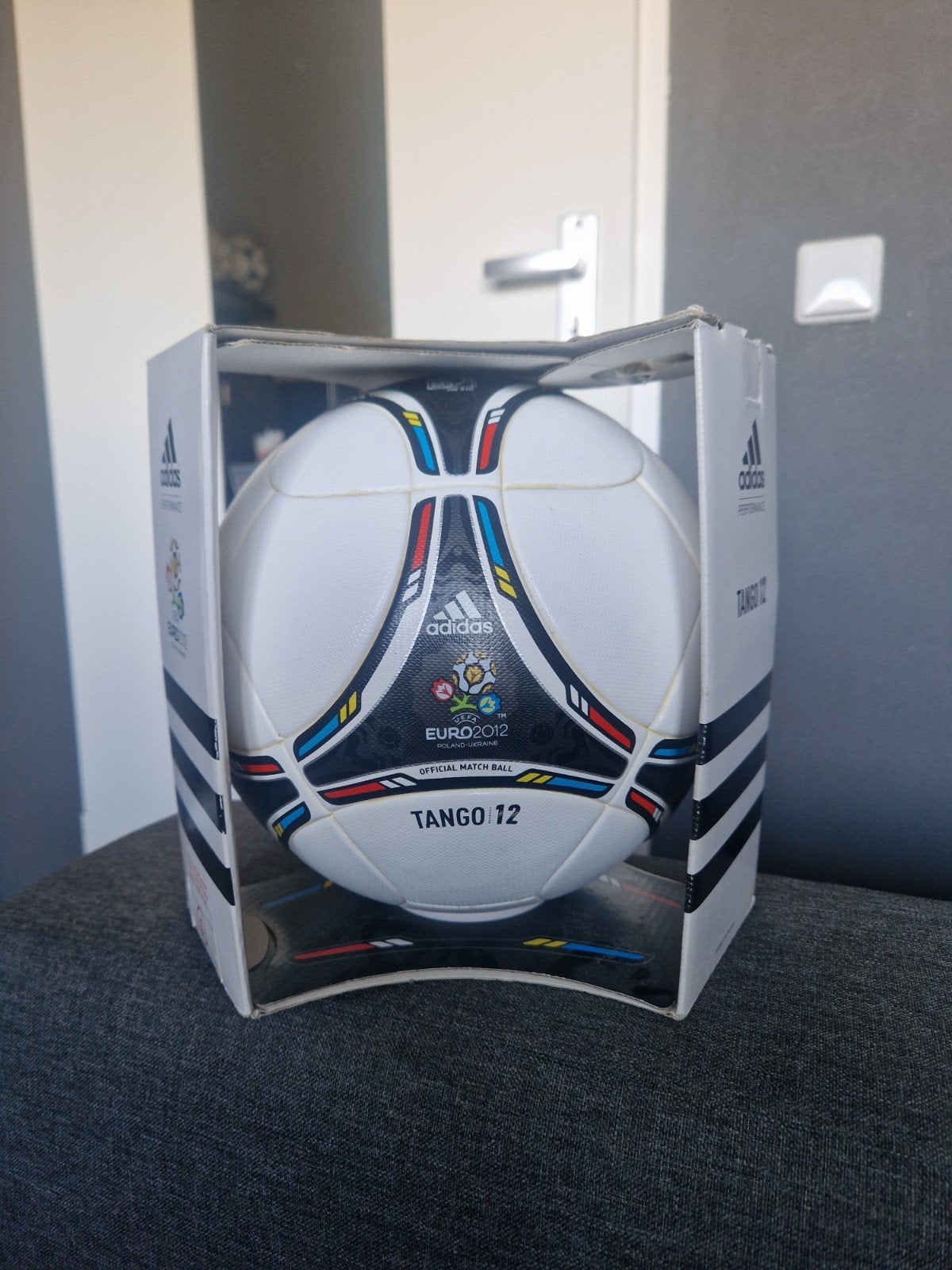 Adidas Tango 12 OFFICIAL MATCHBALL (EK 2012), Ophalen of Verzenden, Buitenlandse clubs
