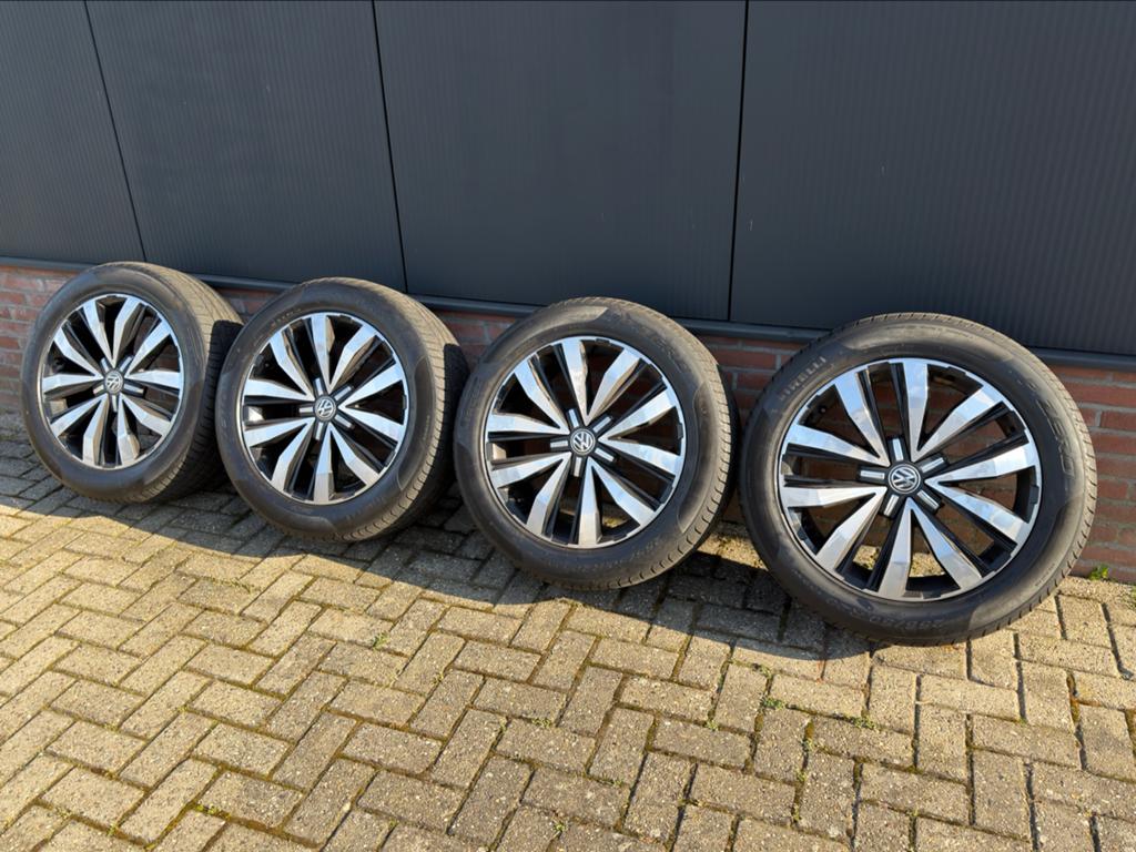 VW Amarok 20 inch Talca velgen met 255/50 R20 banden, Ophalen, Gebruikt, 255 mm, Banden en Velgen