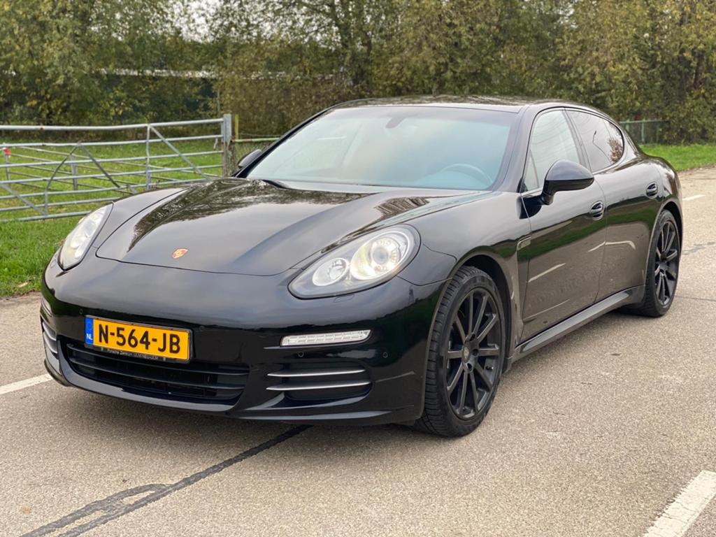 Porsche Panamera 3.6 4 PDK 2014 Zwart, Automaat, 4 stoelen, 1795 kg, Zwart