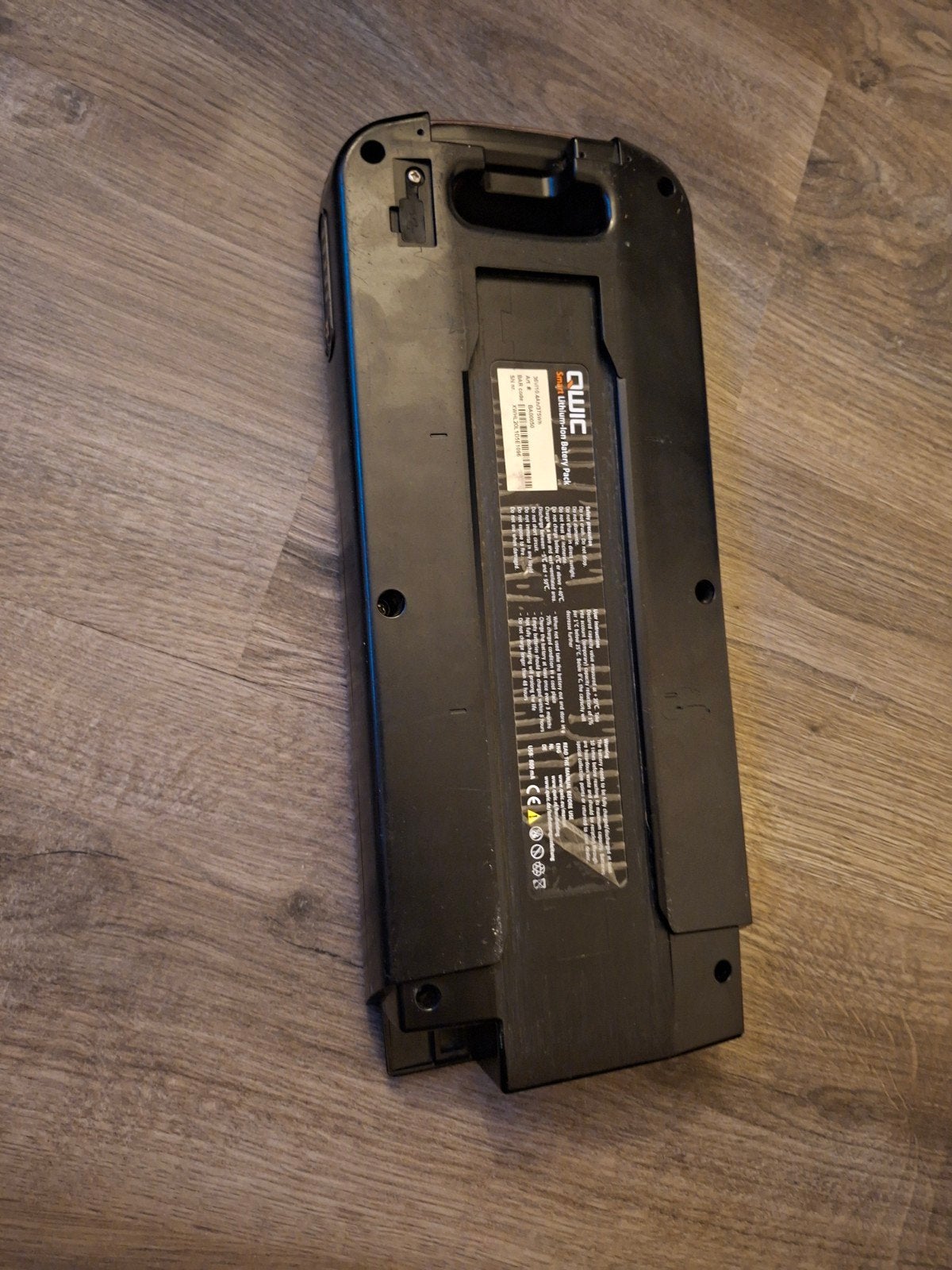 QWIC Smart Lithium-Ion Accu voor E-bike MET LADER, Ophalen of Verzenden, Gebruikt