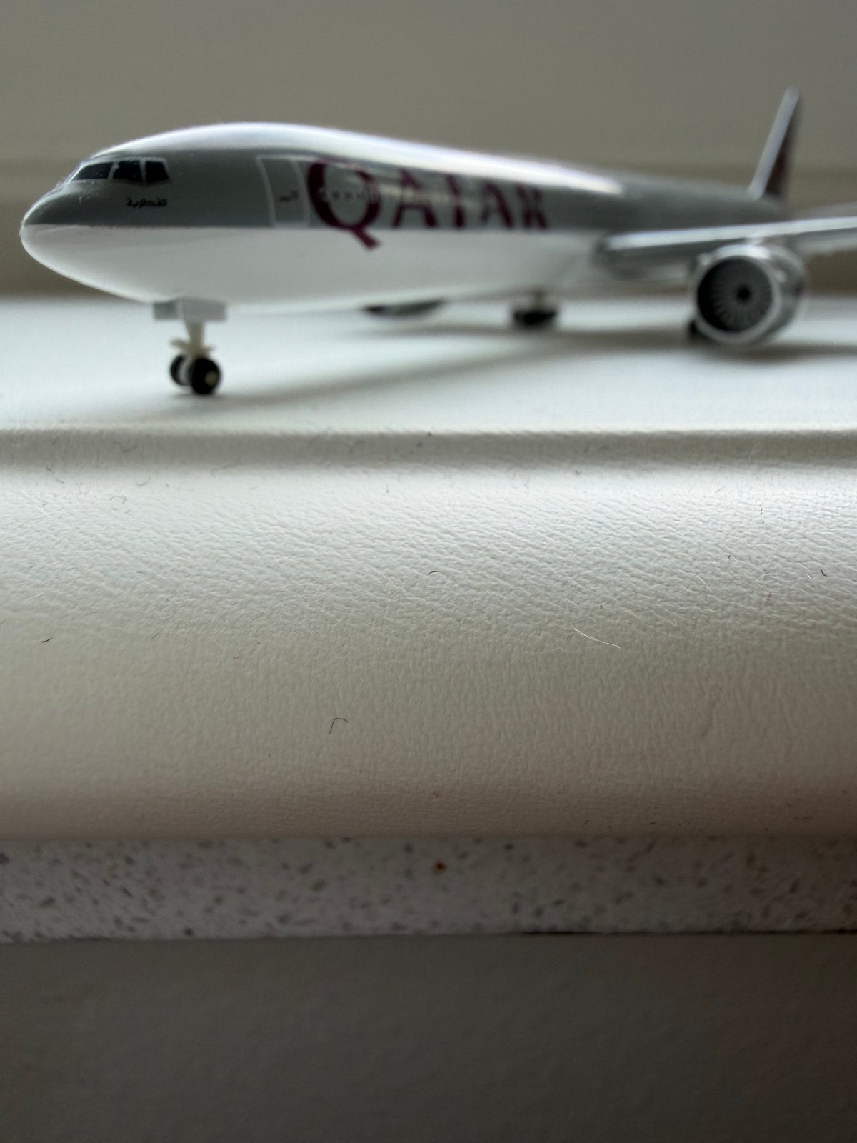 Qatar Airways Boeing 777 Modelvliegtuig, Overige merken, 1:200 of kleiner, Ophalen of Verzenden, Zo goed als nieuw