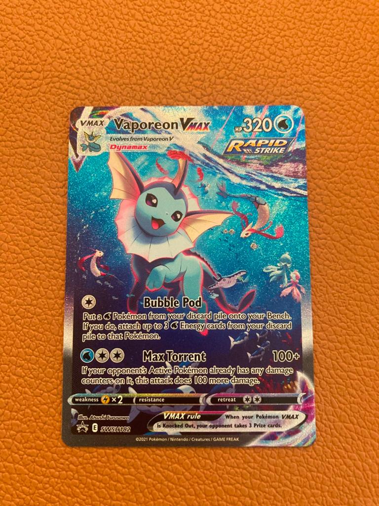 Vaporeon Vmax alternate art black star promo, Ophalen of Verzenden, Zo goed als nieuw