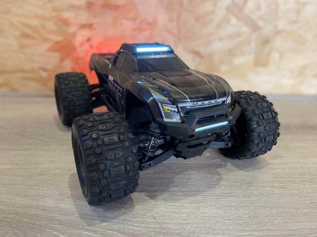 Traxxas Mini Maxx - extra opties - zeer net!, Hobby en Vrije tijd, Elektro, Auto offroad, Ophalen of Verzenden, Zo goed als nieuw
