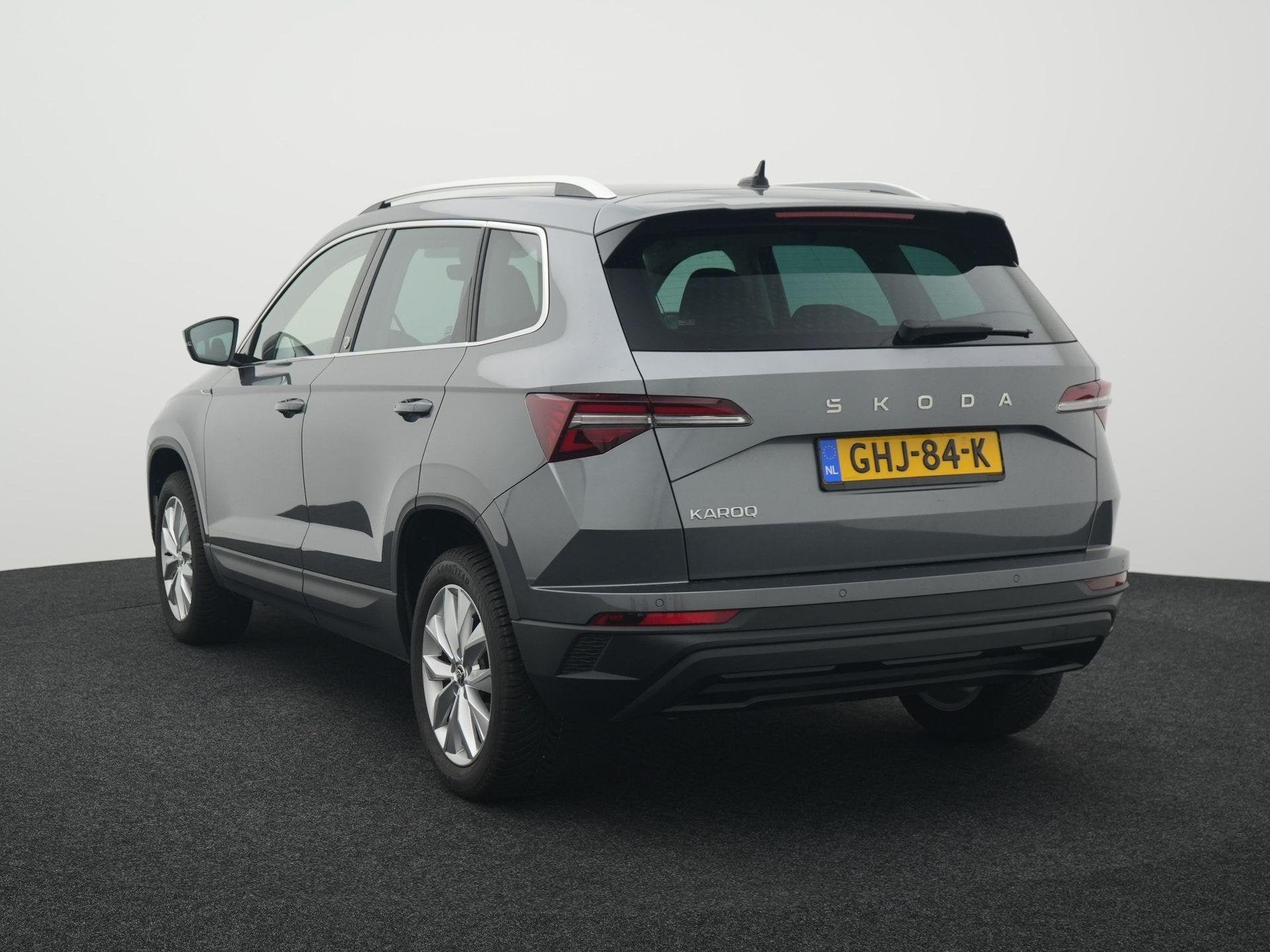 Skoda Karoq 1.5 TSI ACT Business Edition | AUTOMATISCHE AIRC, Auto's, 12 maanden, Stof, Euro 6, 4 cilinders
