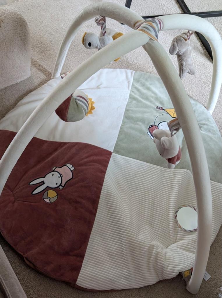 Nijntje speelkleed met boog (roze), Kinderen en Baby's, Speelgoed | Babyspeelgoed, Ophalen