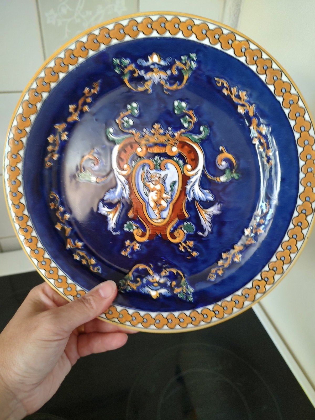 Gien France Sierbord - Handgedecoreerd met Cherubijn, Ophalen of Verzenden