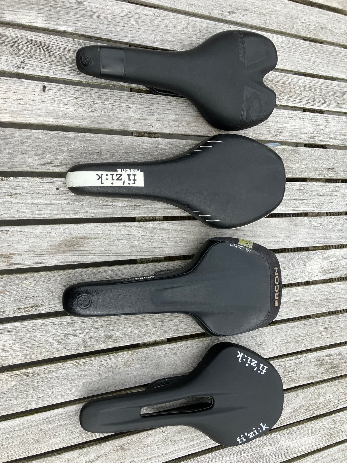 4 race/ mtb zadels, Ophalen, Zo goed als nieuw, Stuur, Carbon