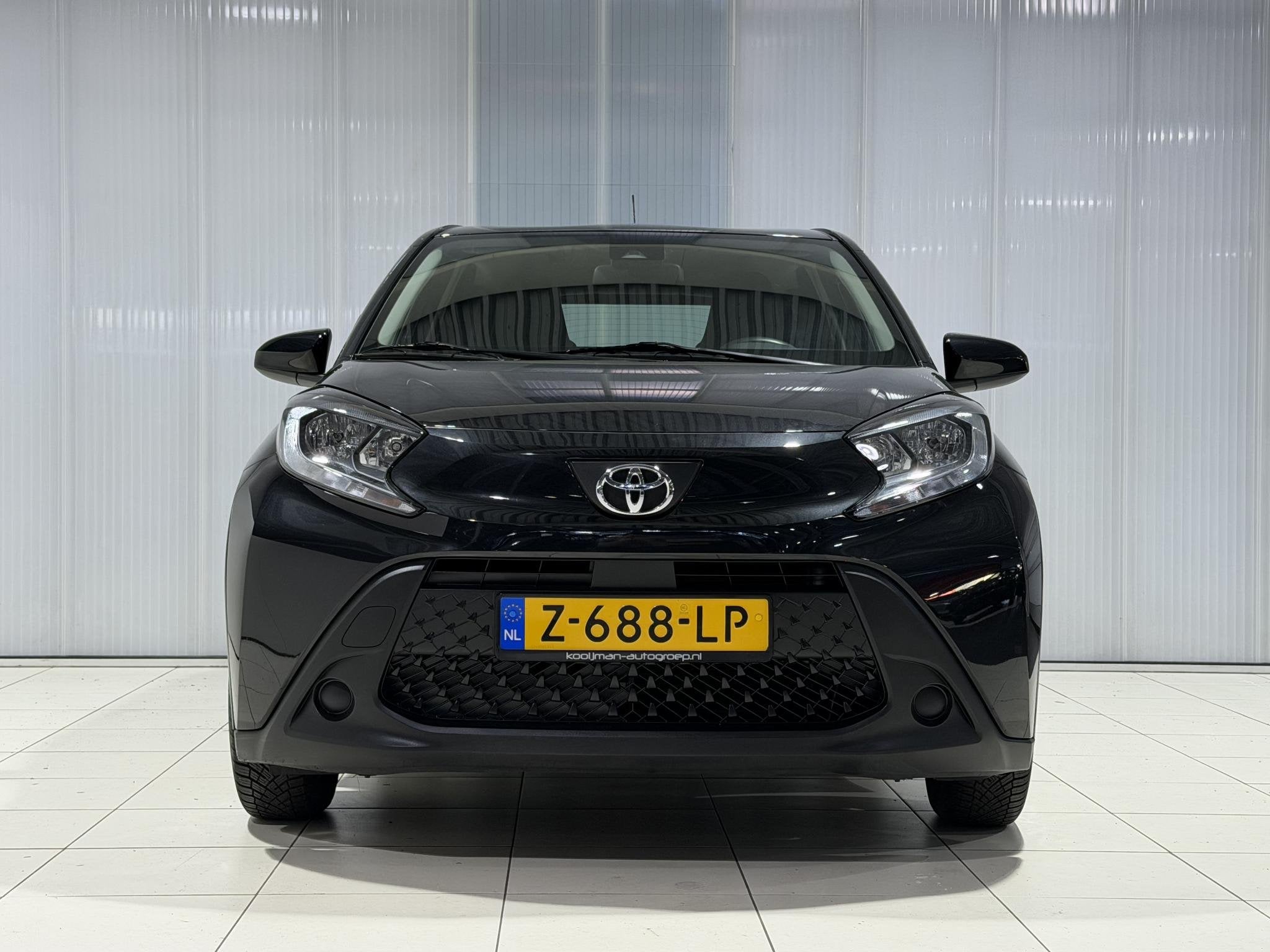 Toyota Aygo X 1.0 VVT-i MT Play All season banden , AppleCar, Auto's, Dealer onderhouden, Gebruikt, 920 kg, 4 stoelen