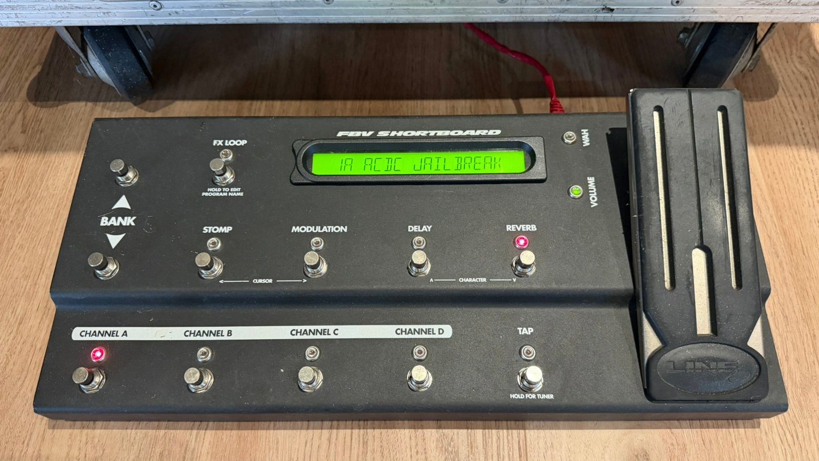 Foto 6 van Line6 Flextone III + flightcase