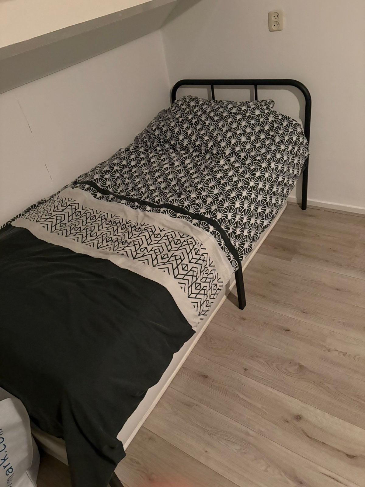 Mooi 2 bedden en buraeu tafel!, Ophalen, Zo goed als nieuw, Eenpersoons, 90 cm