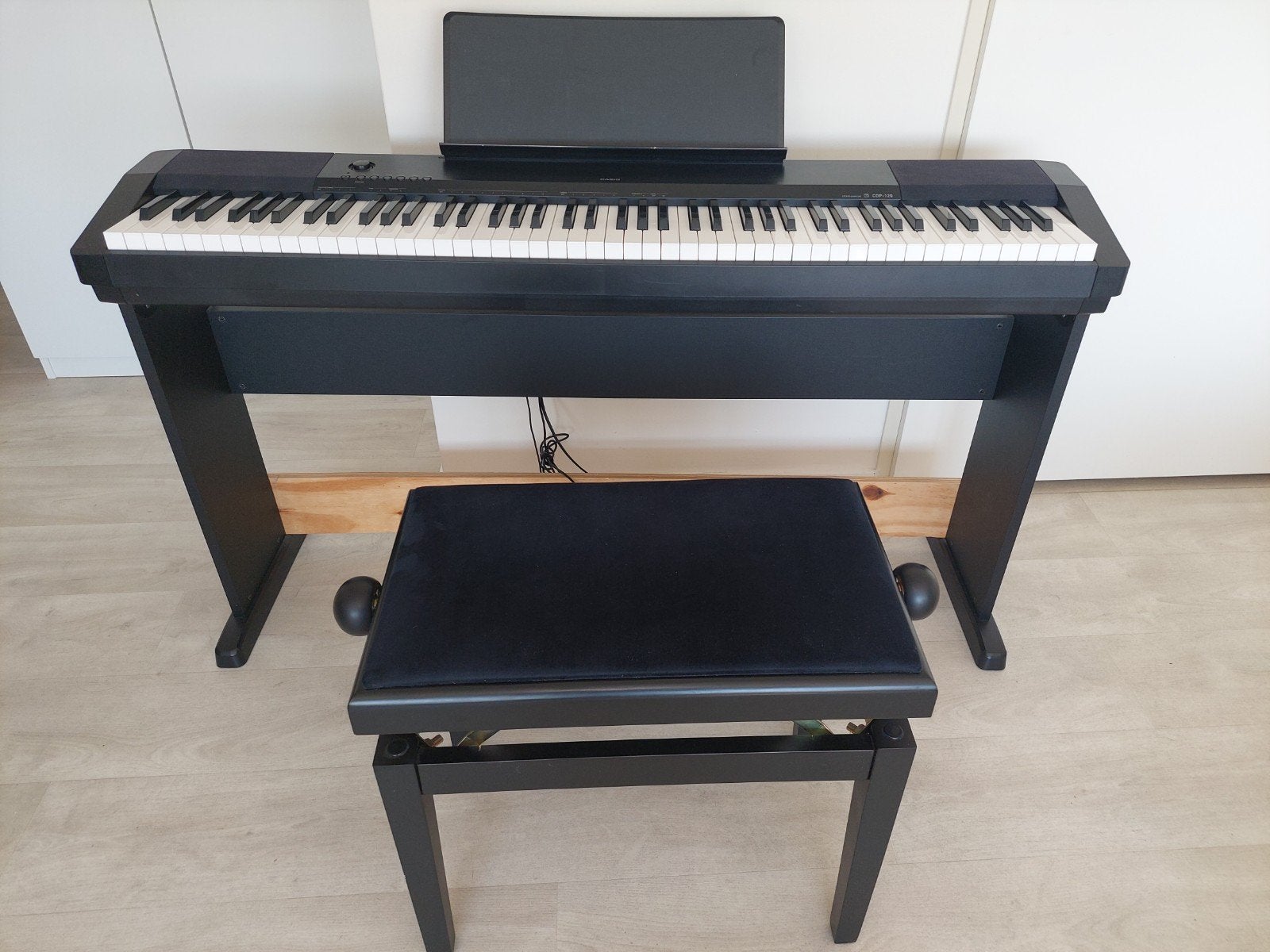 Casio CDP-120 Digitale Piano met Standaard en Kruk, Ophalen, Casio, 88 toetsen, Zo goed als nieuw