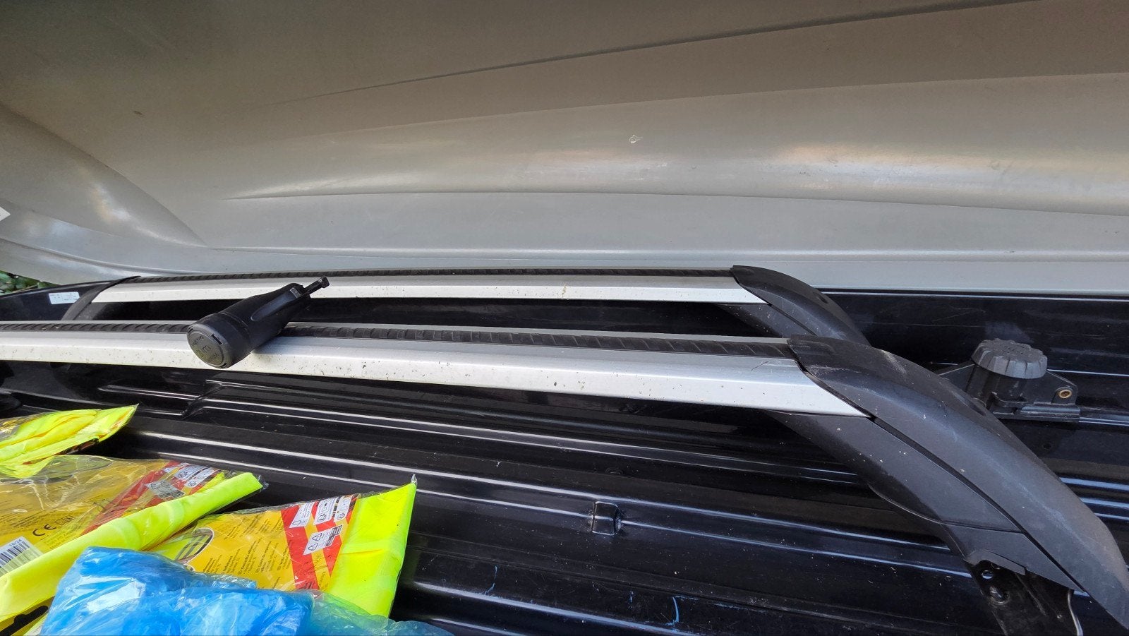 Originele Volvo S90 dakdragers met sleutel en momentsleutel, Ophalen, Gebruikt