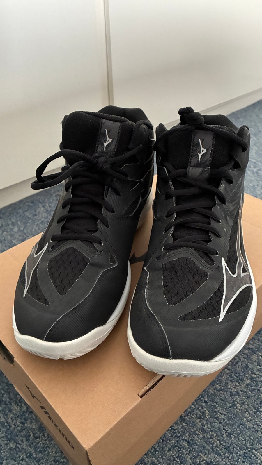 Mizuno Thunder Blade 2KB0 korfbalschoenen zaal - Maat 42, Sport en Fitness, Ophalen of Verzenden, Zo goed als nieuw, Schoenen