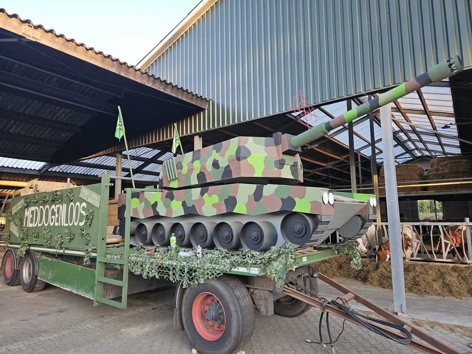 Carnavalswagen Tank met kop, Ophalen of Verzenden
