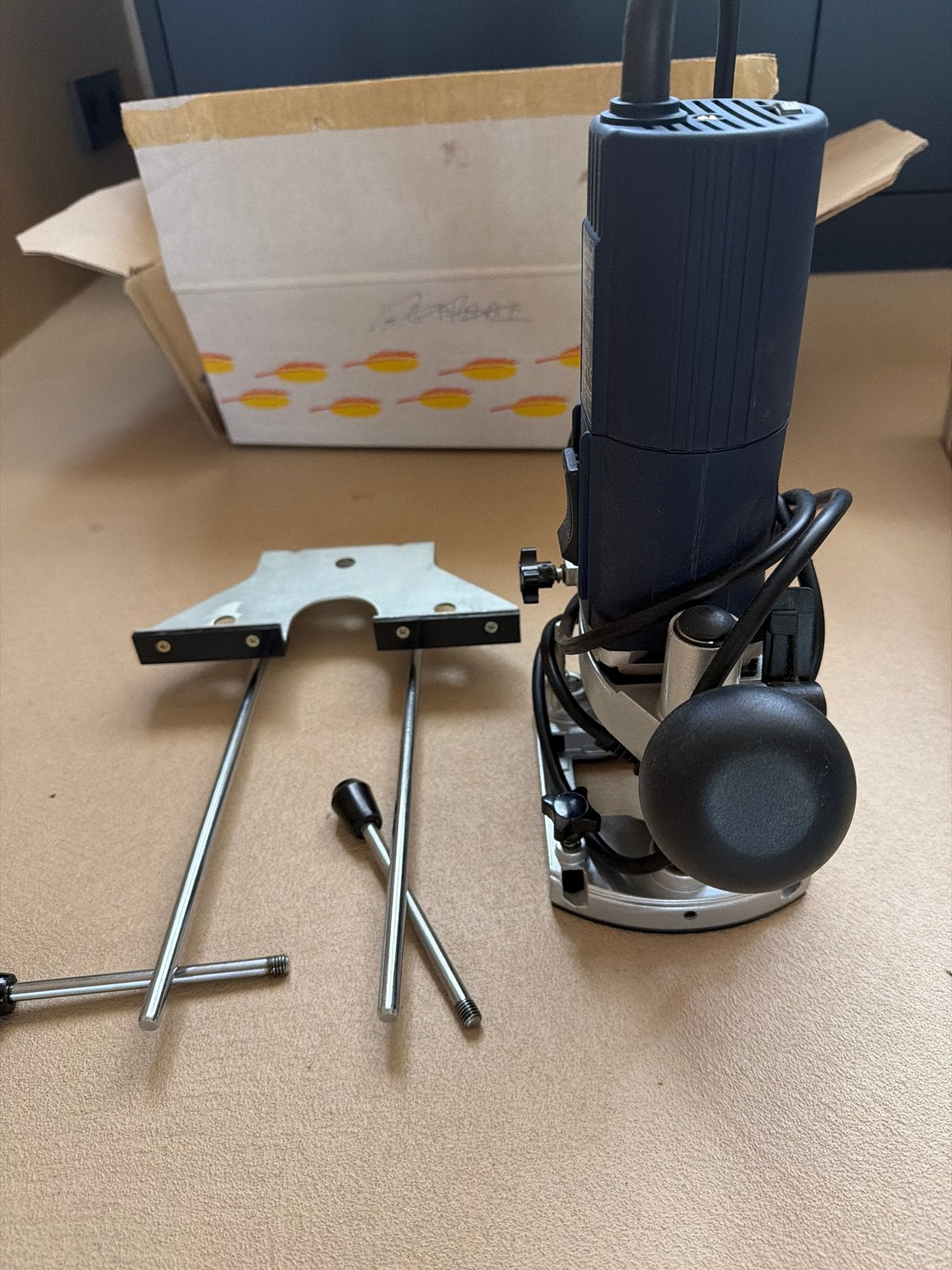 Freesmachine Ferm FBF-6E met accessoires, Ophalen of Verzenden, Gebruikt, Elektrisch, Bovenfrees