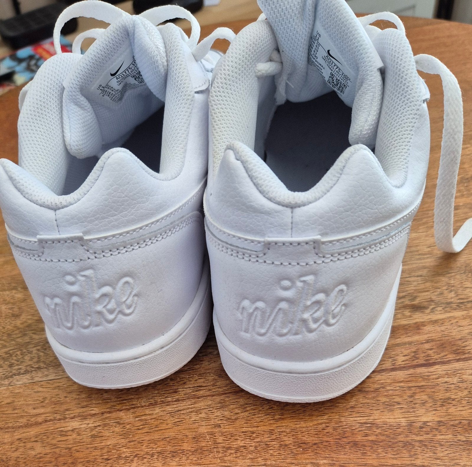witte sneaker van het merk nike, Wit, Nike, Ophalen of Verzenden, Zo goed als nieuw