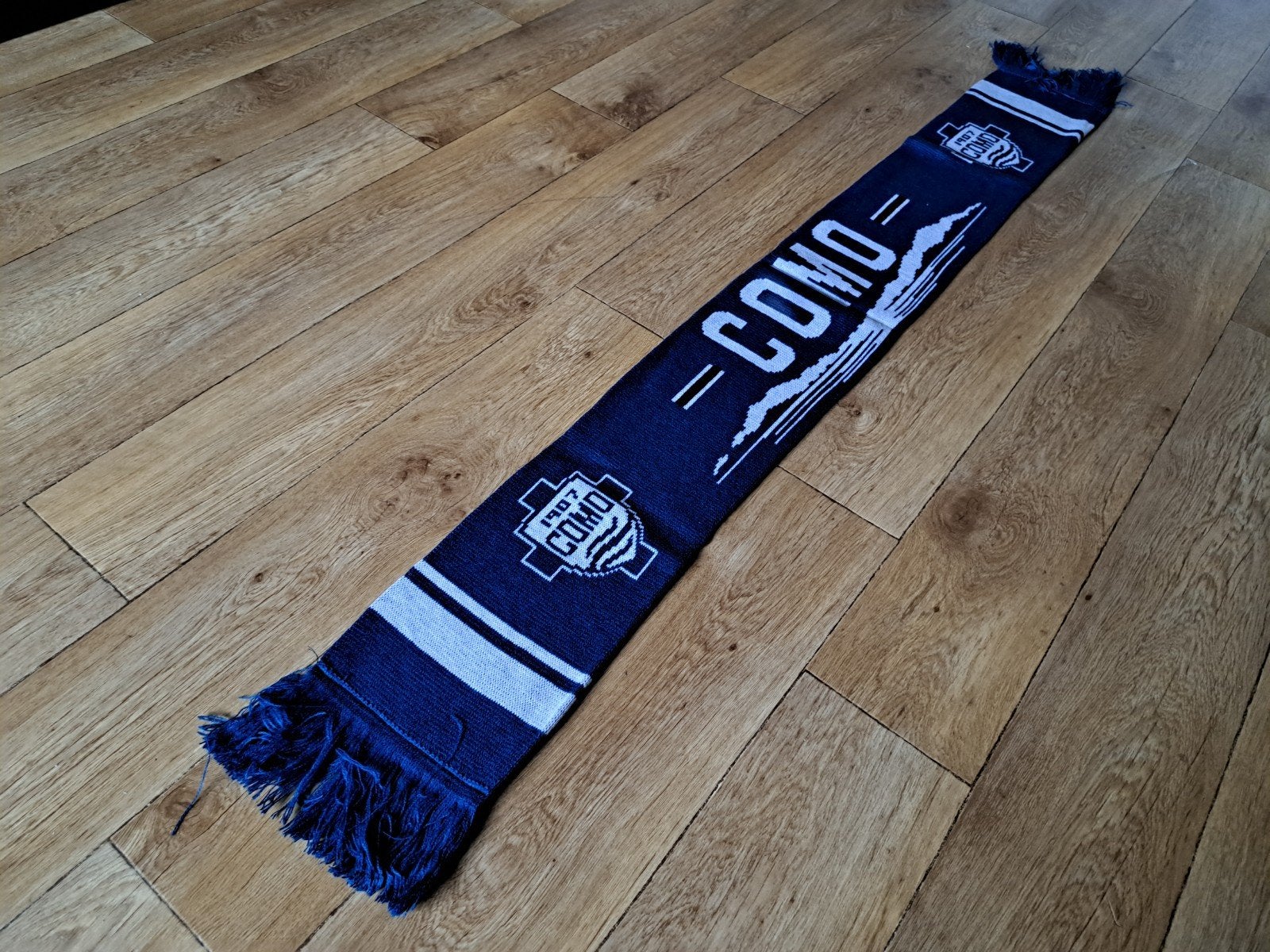 Como Calcio voetbalsjaal, Verzamelen, Ophalen of Verzenden, Zo goed als nieuw, Buitenlandse clubs, Vaantje of Sjaal