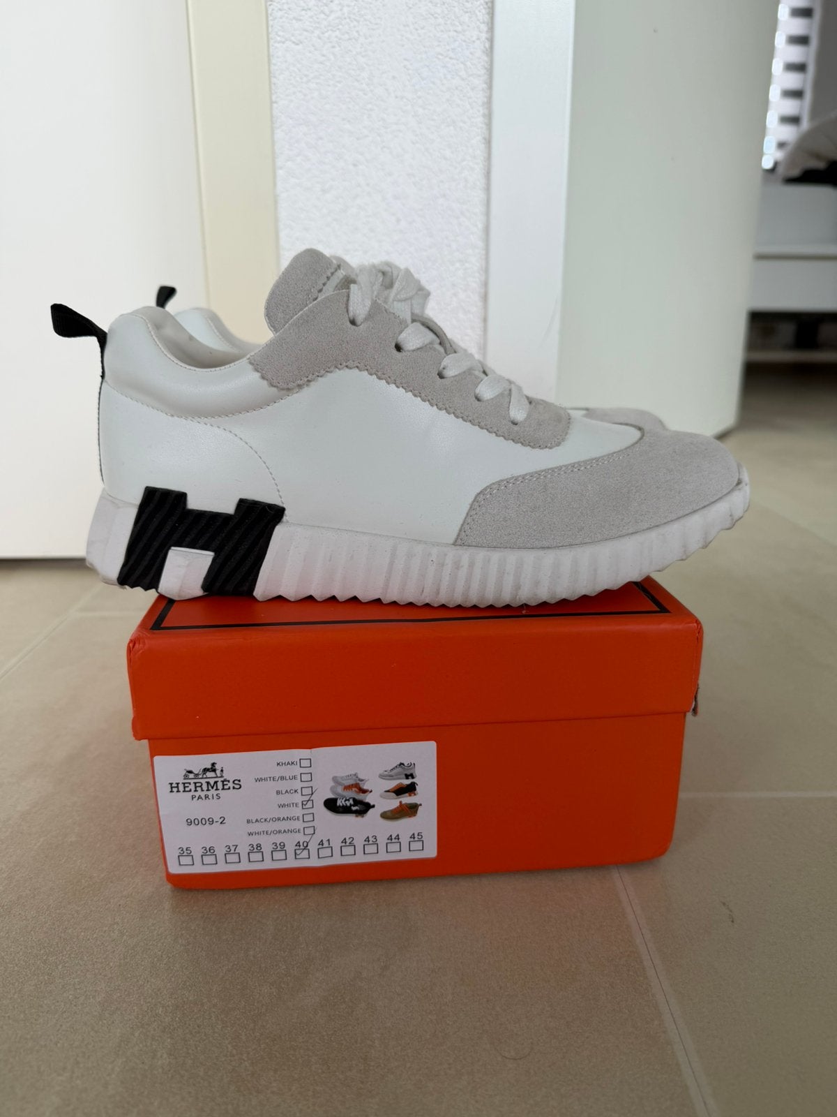 Hermes sneakers maat:40, Ophalen of Verzenden, Zo goed als nieuw, Zwart